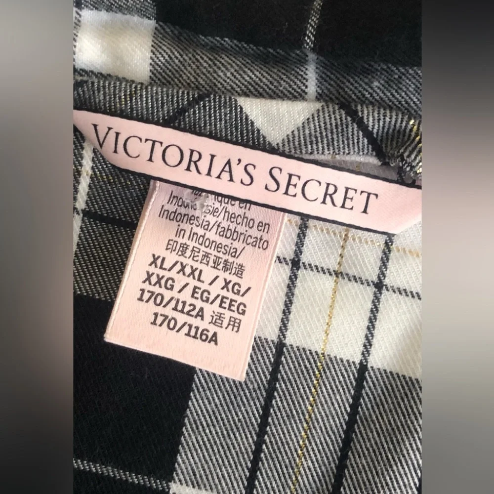 Victoria's Secret plaid kimono-style Lounge Robe Black White Size: XL/ XXL